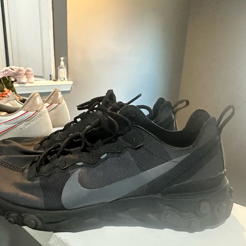Nike Black and Gray Athletic Shoes